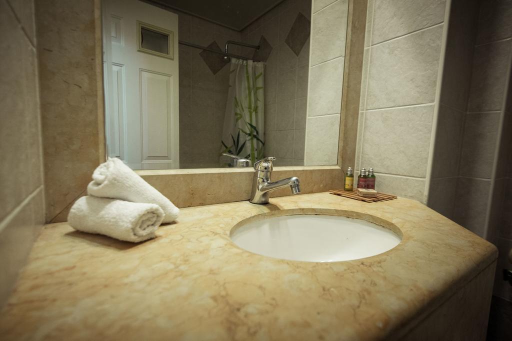 Faulty Towers Hotel Eilat Kültér fotó