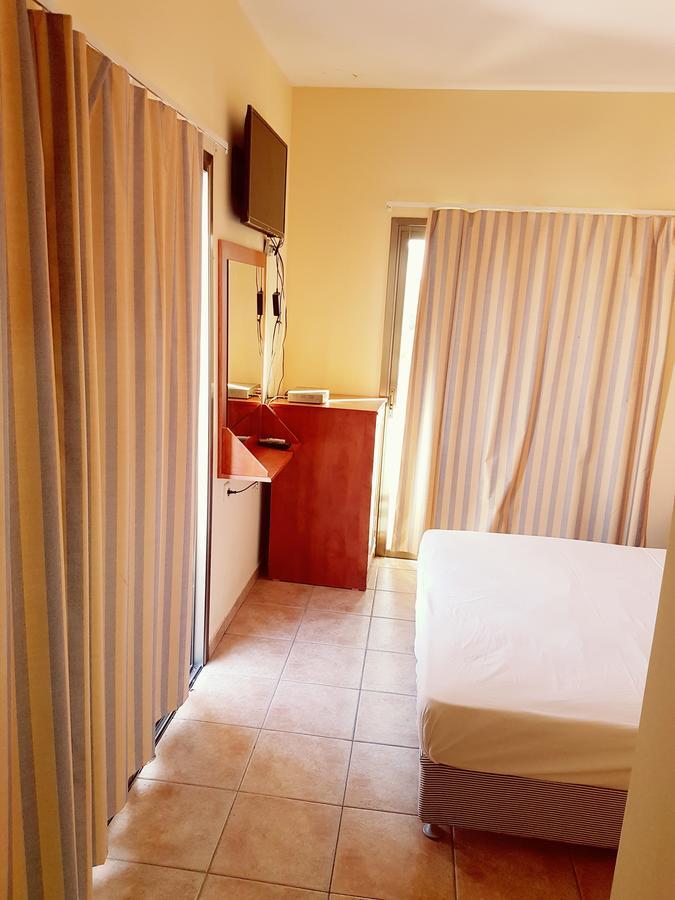 Faulty Towers Hotel Eilat Kültér fotó